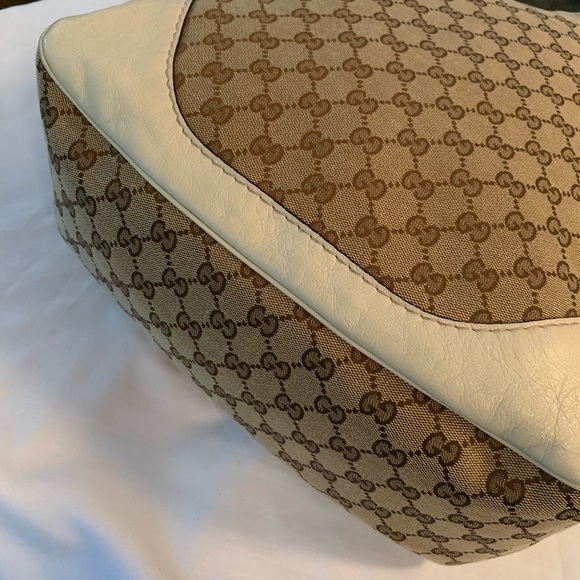 Authentic Gucci Hobo Shoulder Bag - Picture 3 of 6